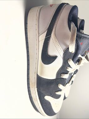 Nike Big Boys Black and White High-Top Sneakers